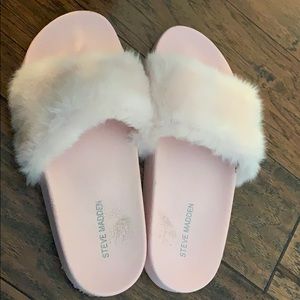 FURRY STEVE MADDEN SLIDES